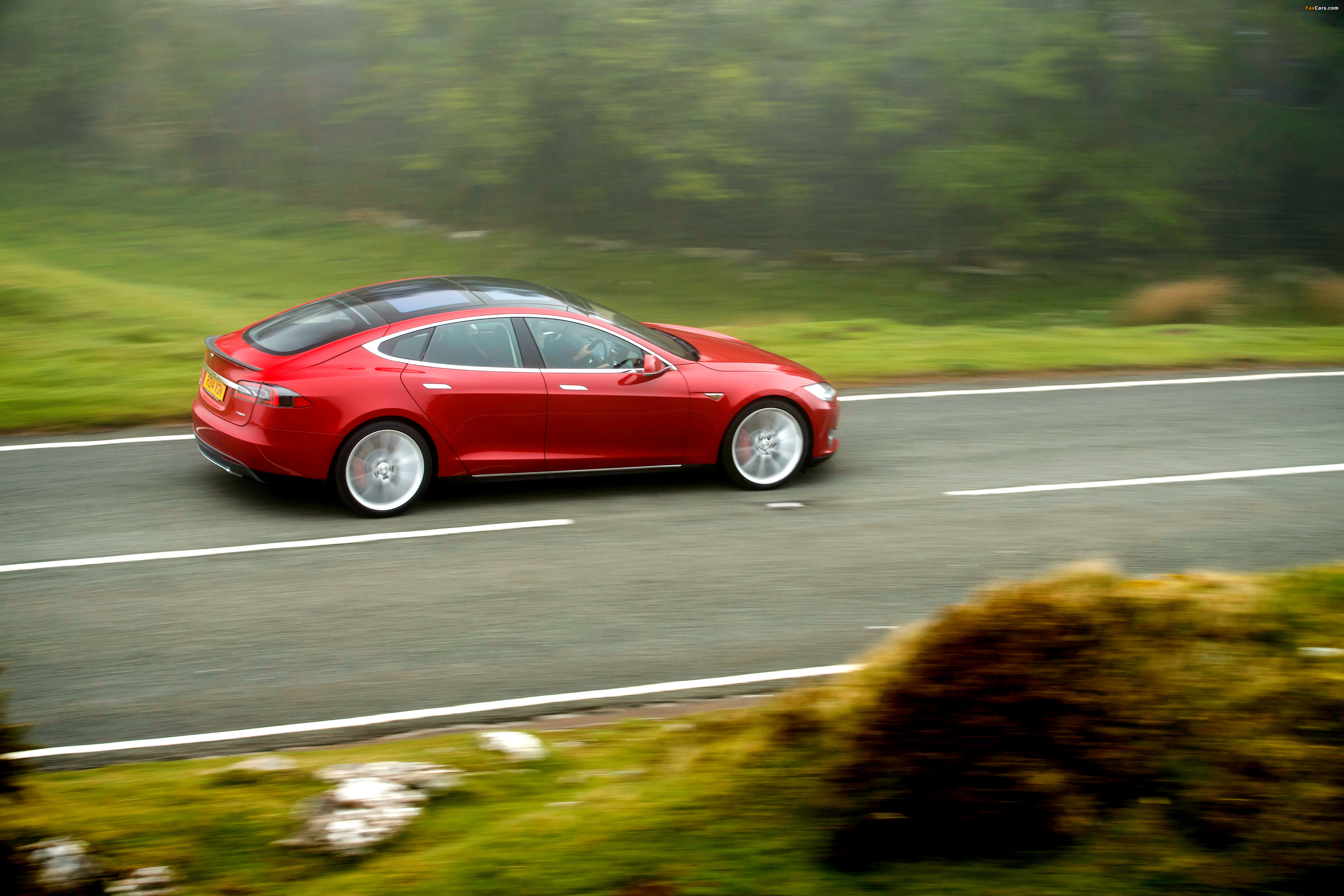 Tesla Model S P85+ UK-spec 2014 photos (4096 x 2731)