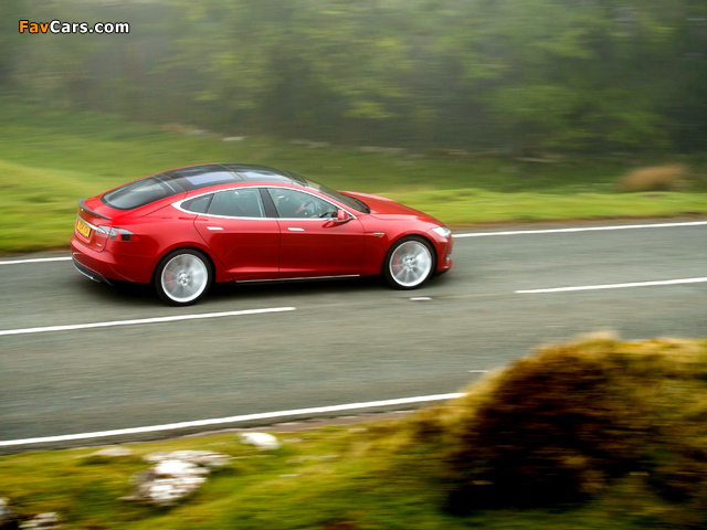 Tesla Model S P85+ UK-spec 2014 photos (640 x 480)