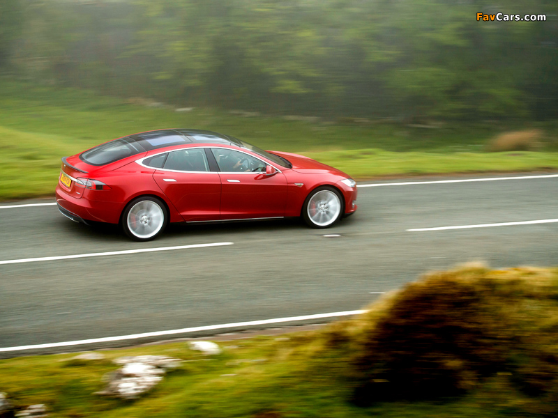 Tesla Model S P85+ UK-spec 2014 photos (800 x 600)