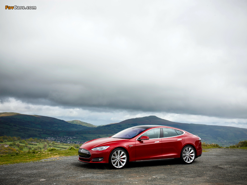 Tesla Model S P85+ UK-spec 2014 photos (800 x 600)