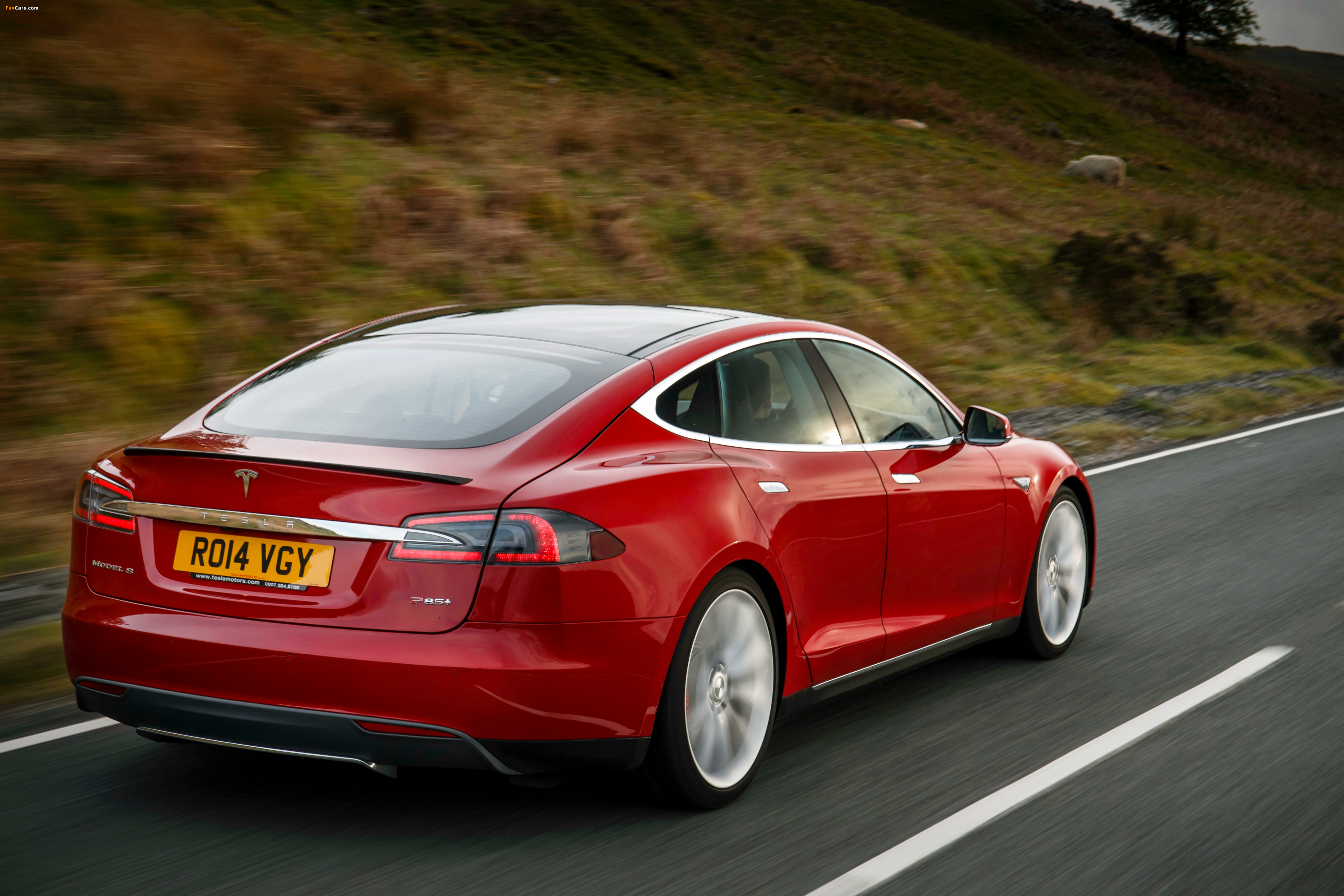 Tesla Model S P85+ UK-spec 2014 pictures (4096 x 2731)