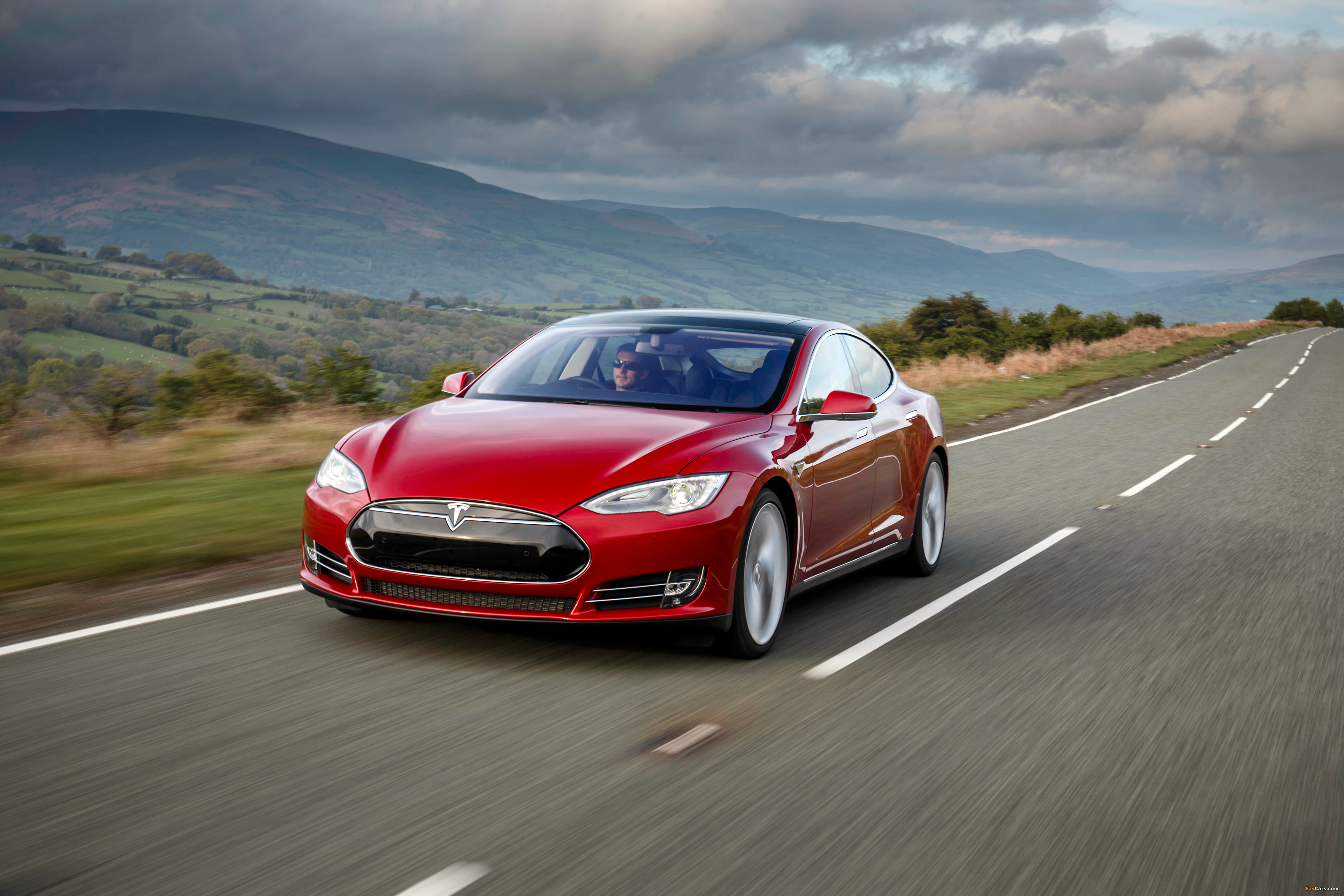 Tesla Model S P85+ UK-spec 2014 wallpapers (4096 x 2731)