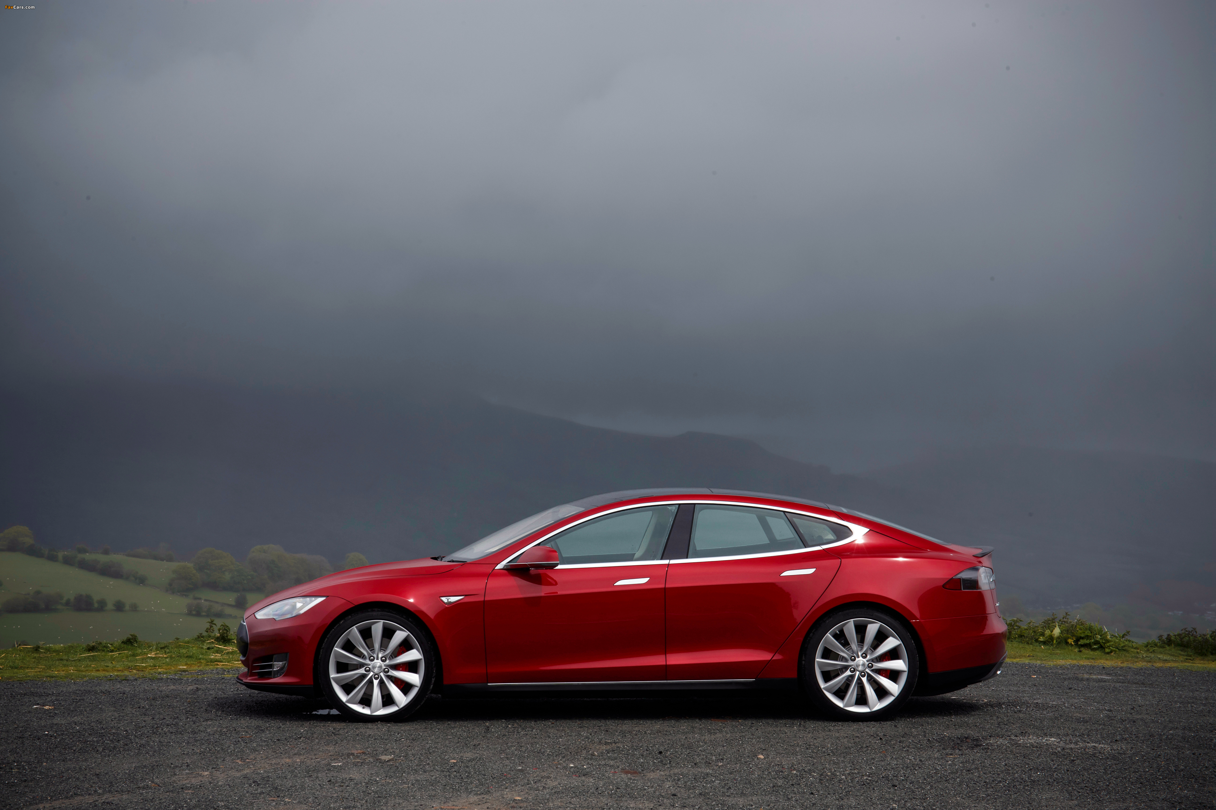 Tesla Model S P85+ UK-spec 2014 wallpapers (4096 x 2731)