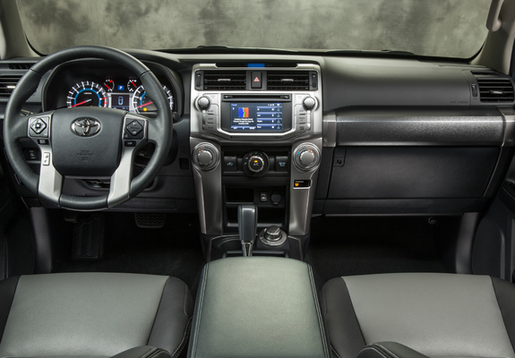 Images of Toyota 4Runner SR5 2013