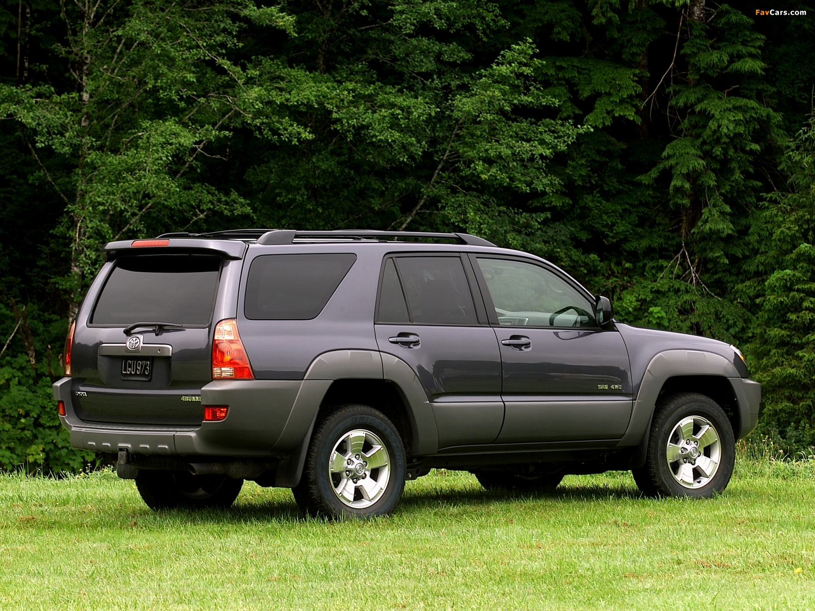 Toyota 4Runner SR5 2003–05 images (1600 x 1200)