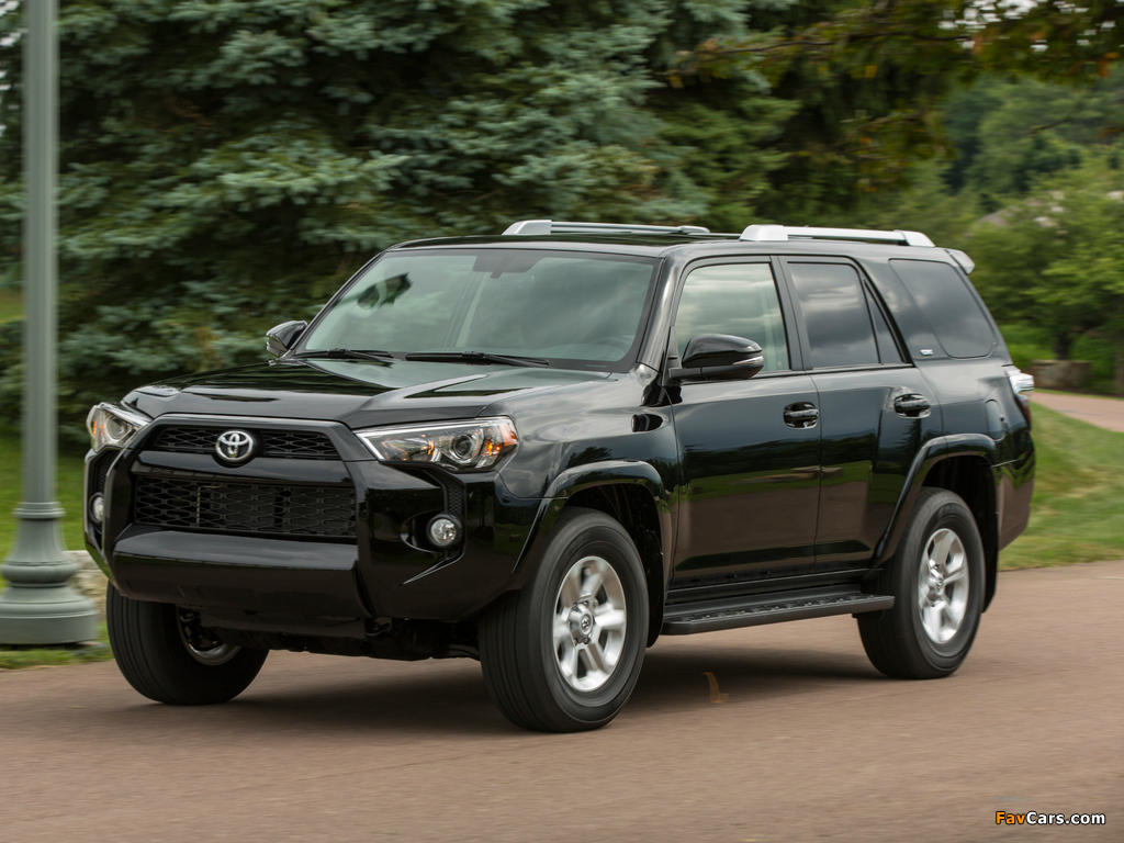 Toyota 4Runner SR5 2013 images (1024 x 768)