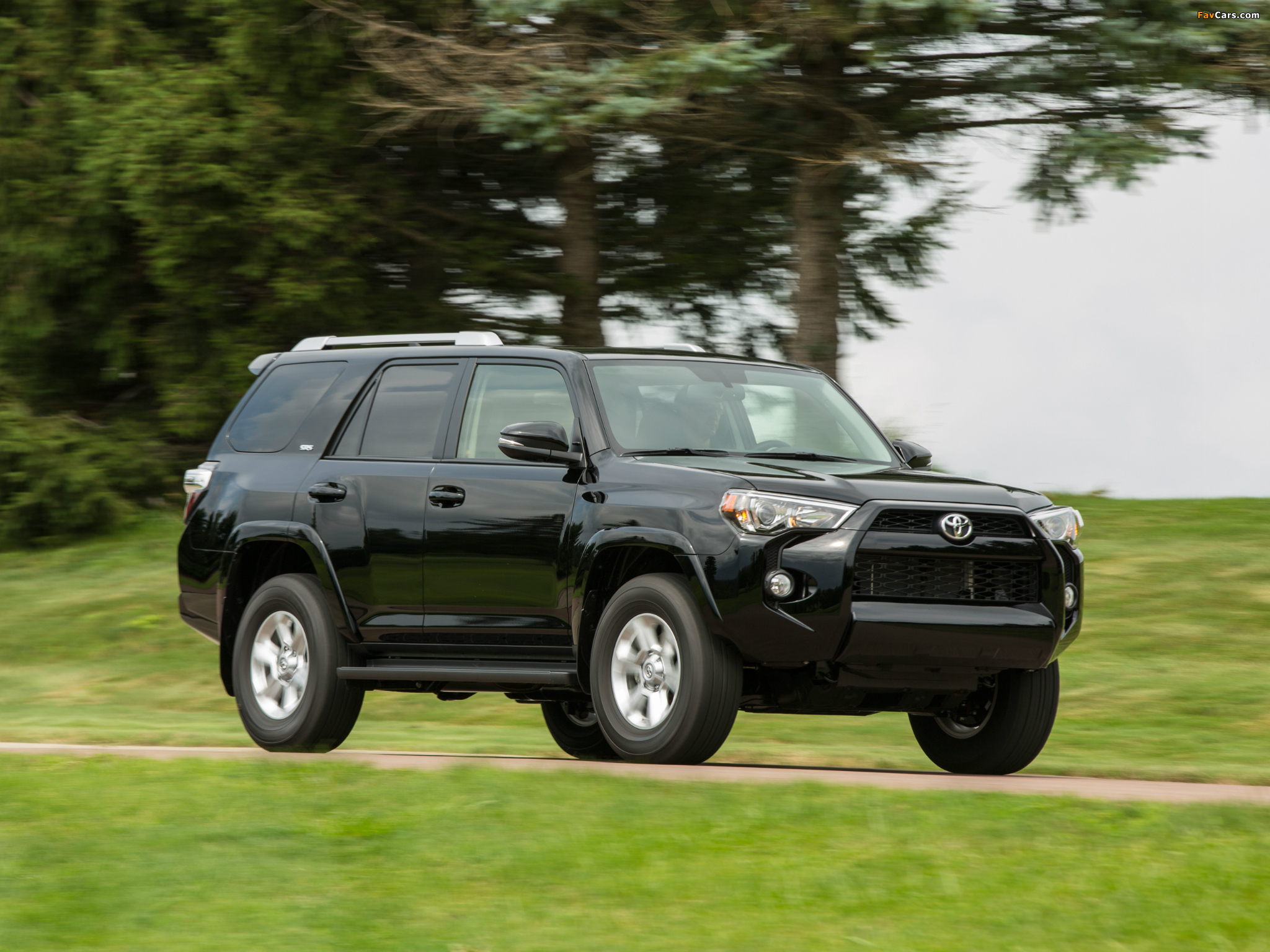 Toyota 4Runner SR5 2013 pictures (2048 x 1536)