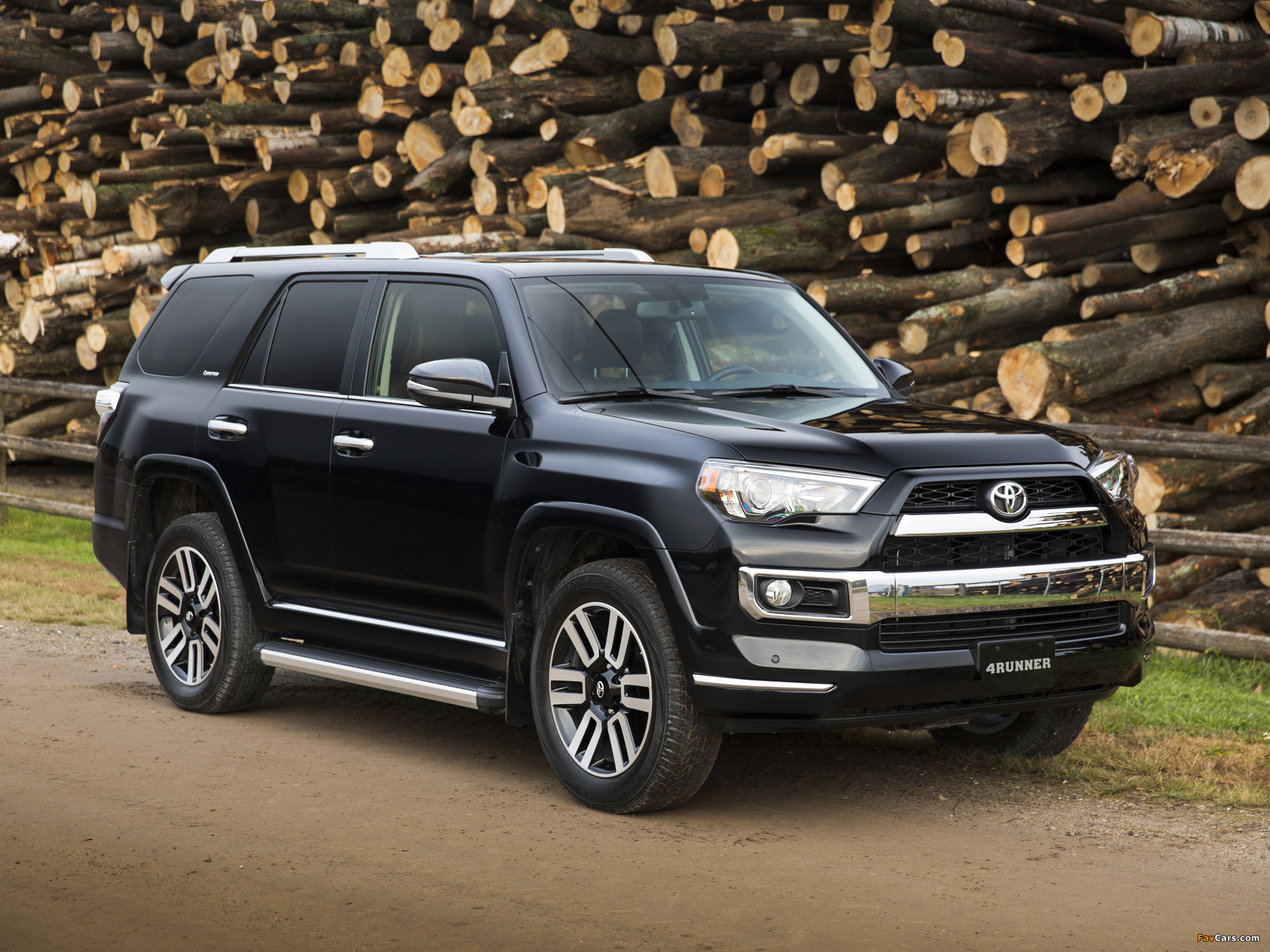 Toyota 4Runner Limited 2013 wallpapers (2048 x 1536)