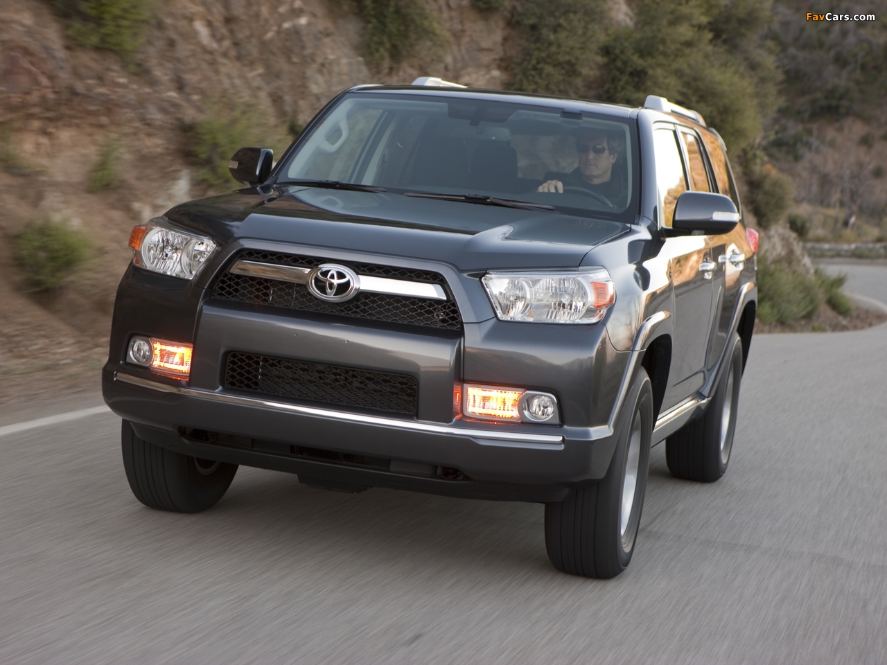 Toyota 4Runner SR5 2009 wallpapers (1280 x 960)