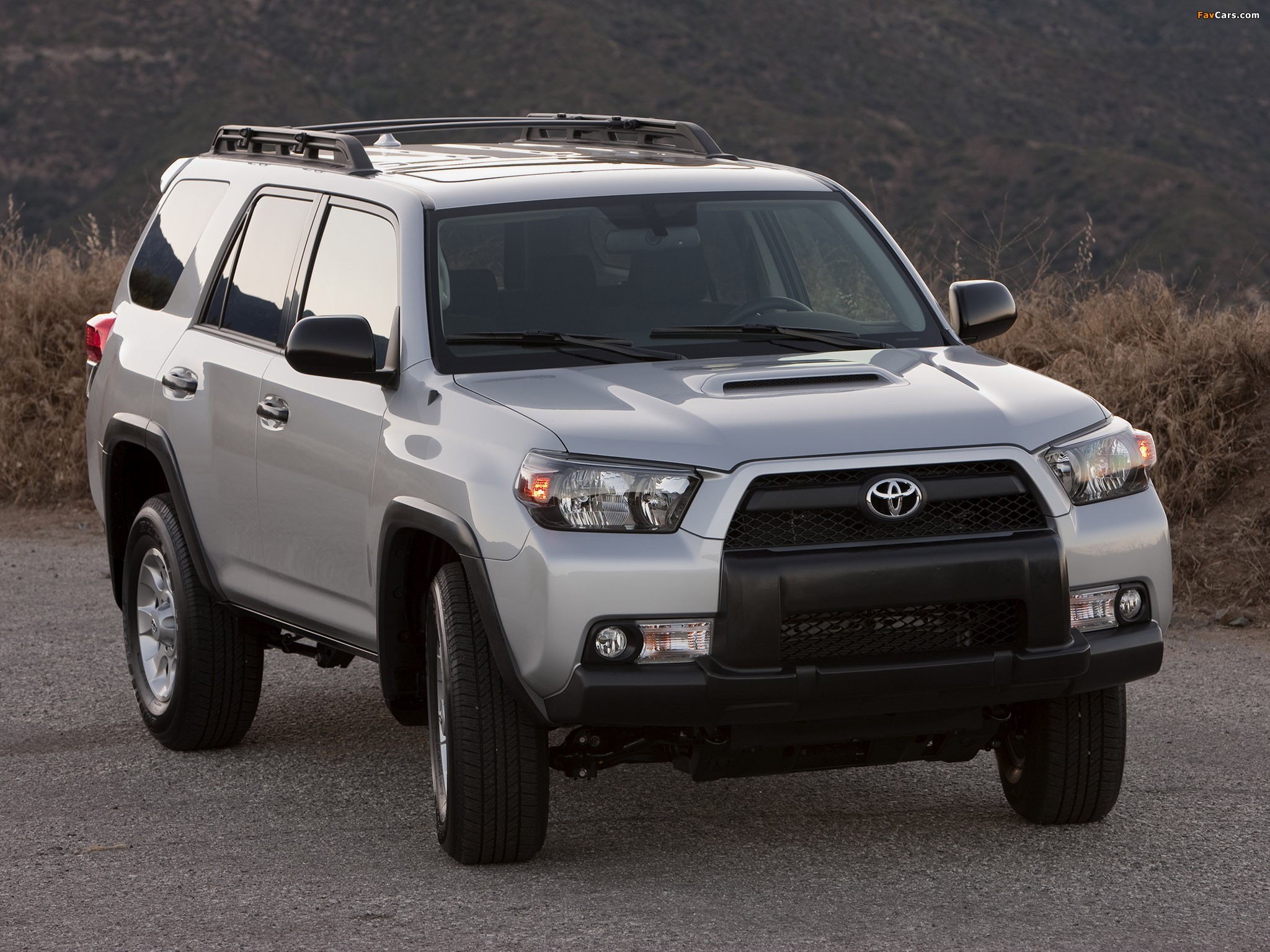 Toyota 4Runner Trail 2009 wallpapers (2048 x 1536)