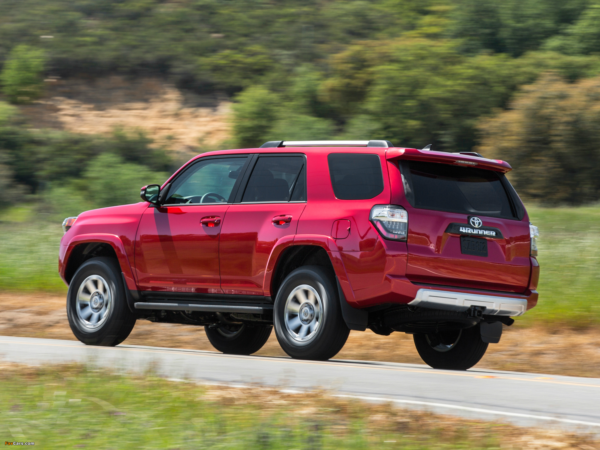 Toyota 4Runner Trail 2013 wallpapers (2048 x 1536)