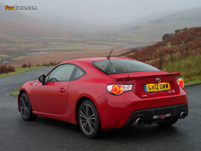 Images of Toyota GT 86 UK-spec 2012 (640 x 480)