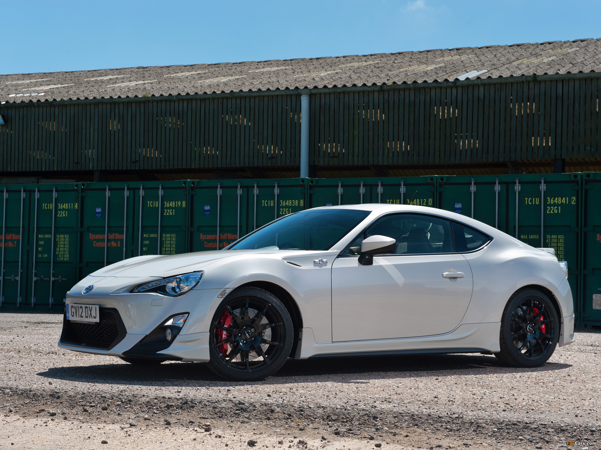 Images of TRD Toyota GT 86 UK-spec 2013 (2048 x 1536)