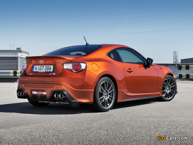 Pictures of TRD Toyota GT 86 2012 (640 x 480)