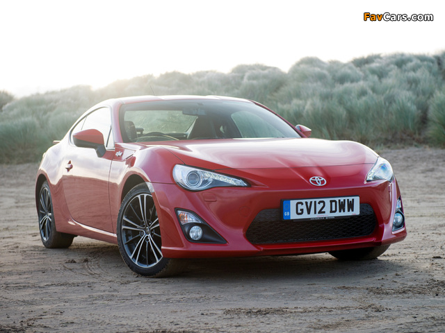 Pictures of Toyota GT 86 UK-spec 2012 (640 x 480)