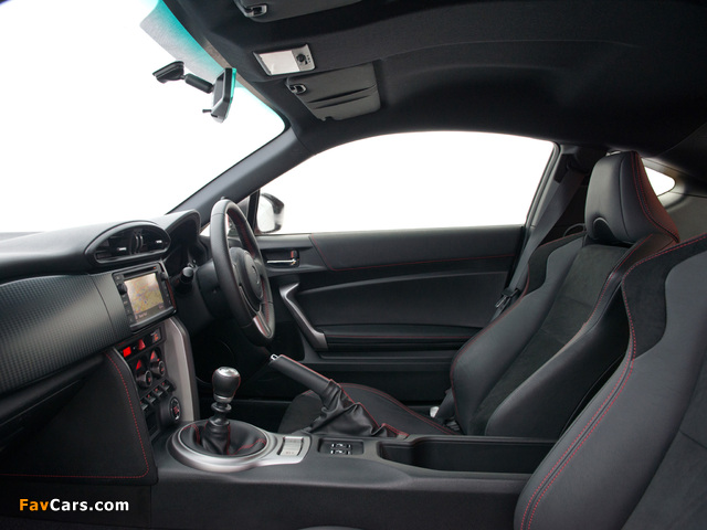 Pictures of Toyota GT 86 UK-spec 2012 (640 x 480)