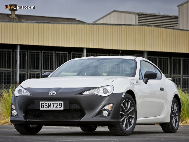 Pictures of Toyota 86 RC 2012 (640 x 480)
