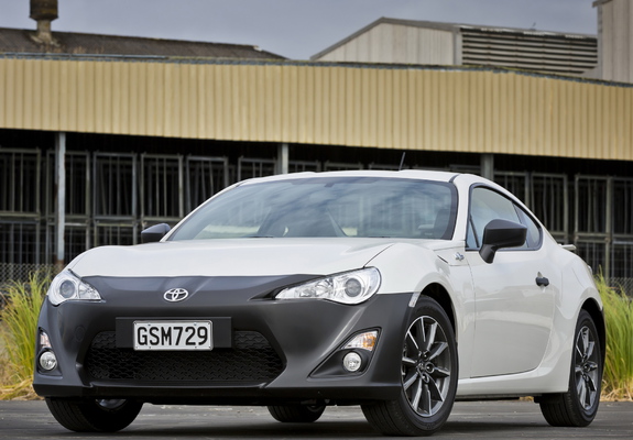 Pictures of Toyota 86 RC 2012
