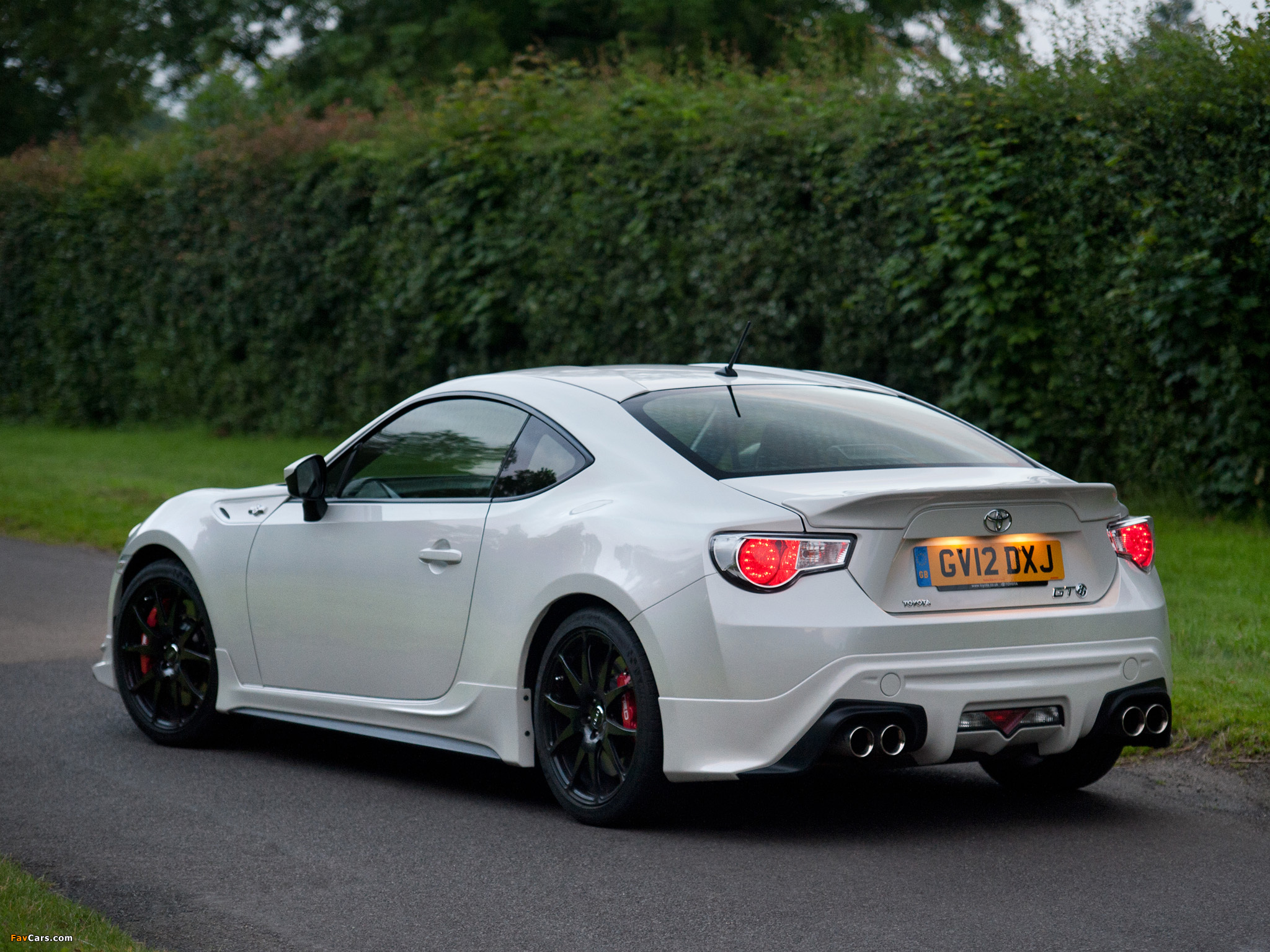 Pictures of TRD Toyota GT 86 UK-spec 2013 (2048 x 1536)