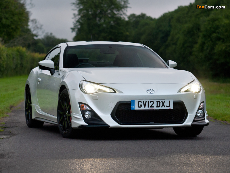 TRD Toyota GT 86 UK-spec 2013 images (800 x 600)