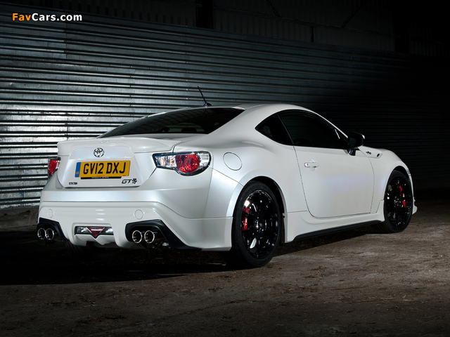 TRD Toyota GT 86 UK-spec 2013 images (640 x 480)