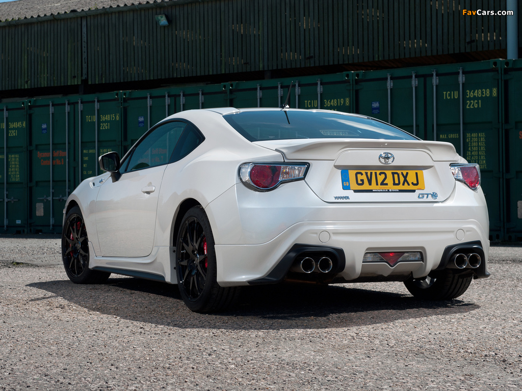 TRD Toyota GT 86 UK-spec 2013 photos (1024 x 768)