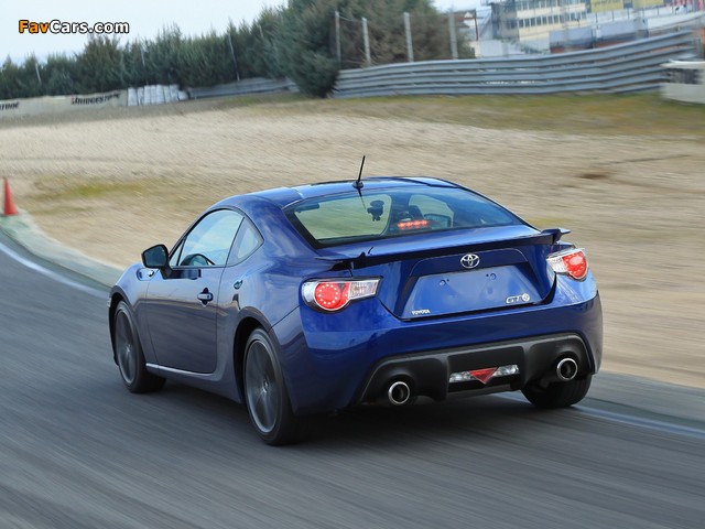 Toyota GT 86 2012 wallpapers (640 x 480)