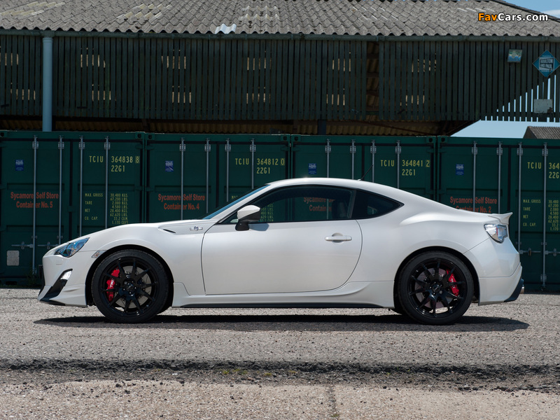 TRD Toyota GT 86 UK-spec 2013 wallpapers (800 x 600)