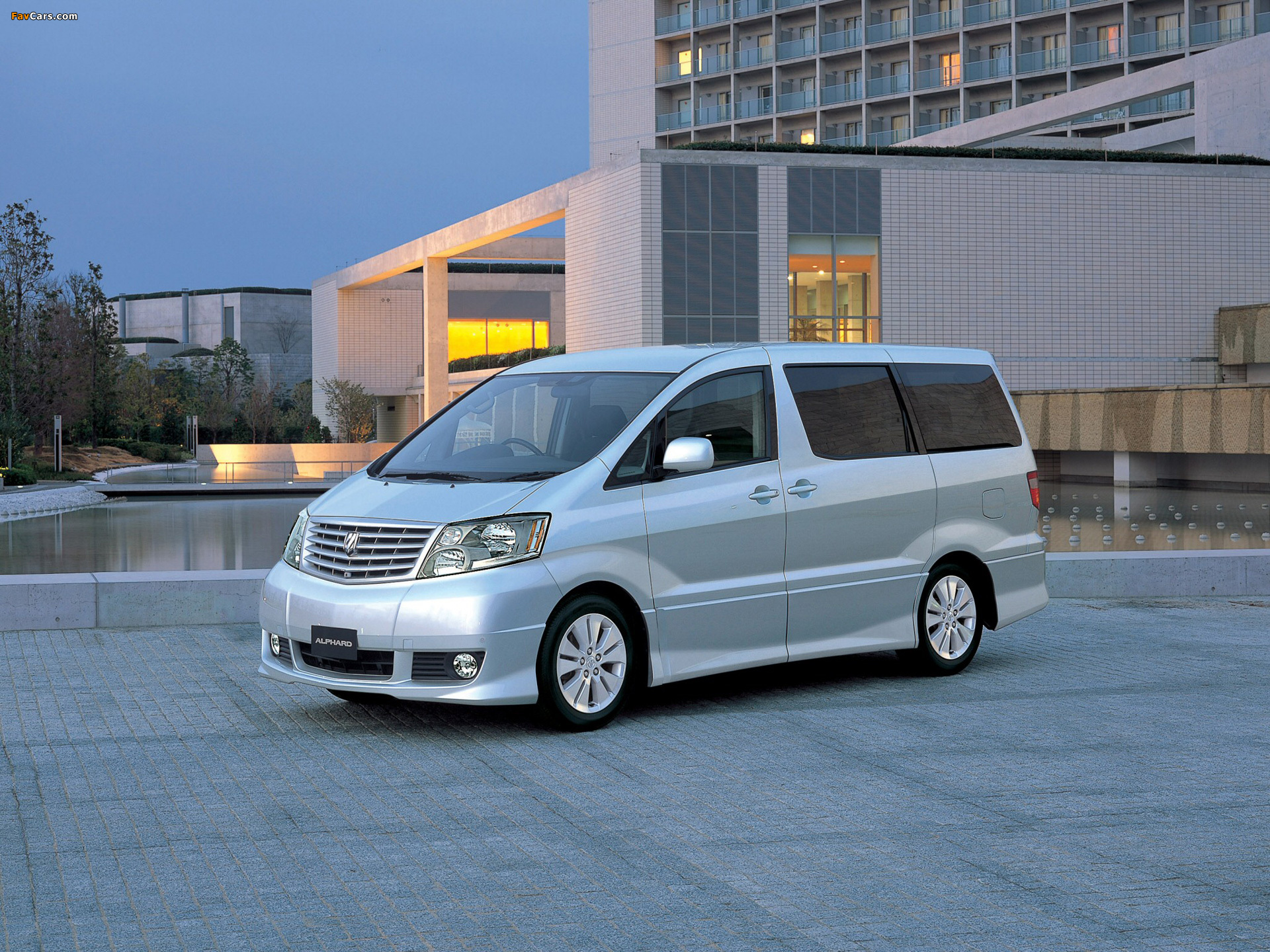 Toyota Alphard (H10W) 2002–08 pictures (1920 x 1440)