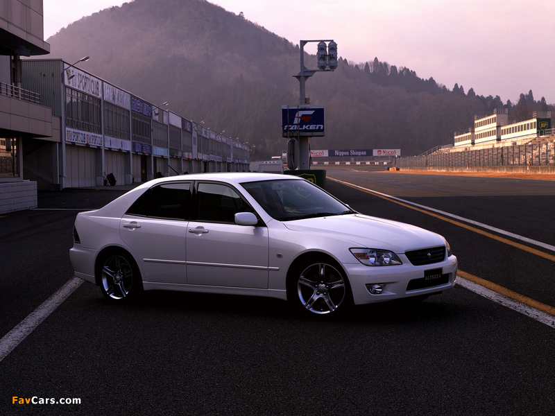 Pictures of Toyota Altezza RS200 L Edition (SXE10) 1999–2001 (800 x 600)