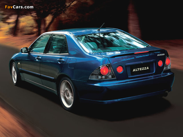 Toyota Altezza RS200 Z Edition (SXE10) 2001–05 pictures (640 x 480)