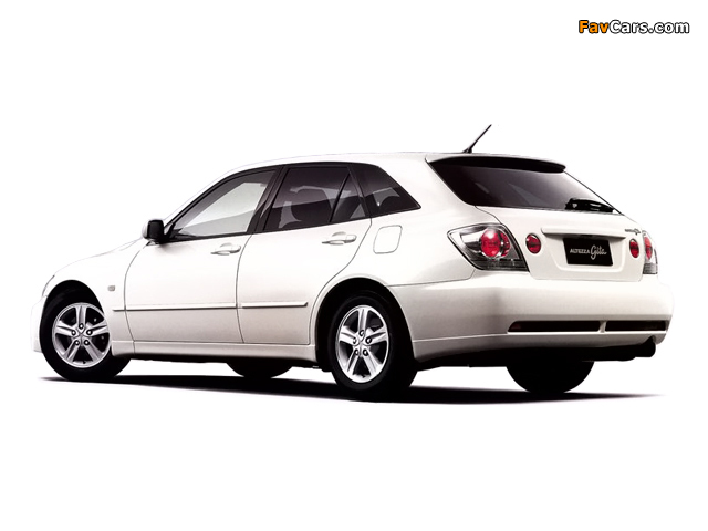 Toyota Altezza Gita AS200 Wise Selection (GXE10W) 2001–02 wallpapers (640 x 480)