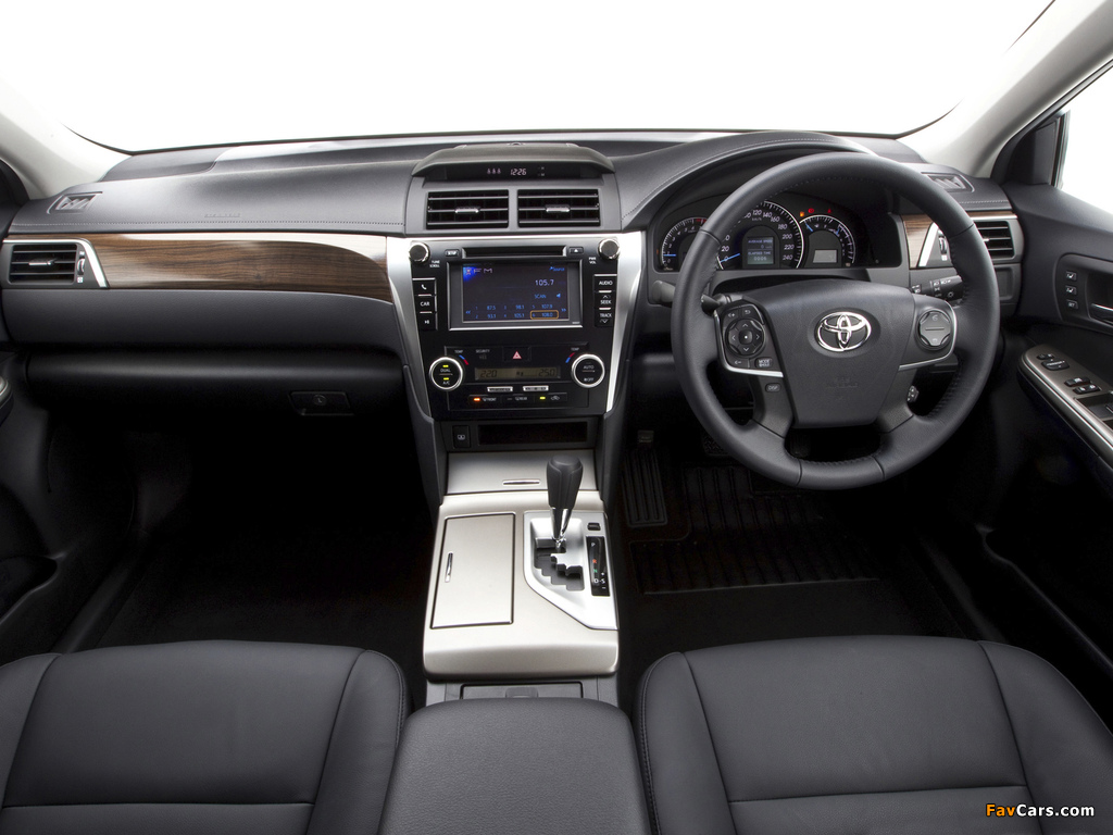 Photos of Toyota Aurion Prodigy (XV50) 2012 (1024 x 768)