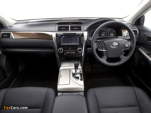 Photos of Toyota Aurion Prodigy (XV50) 2012 (640 x 480)
