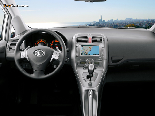 Images of Toyota Auris 5-door 2007–10 (640 x 480)