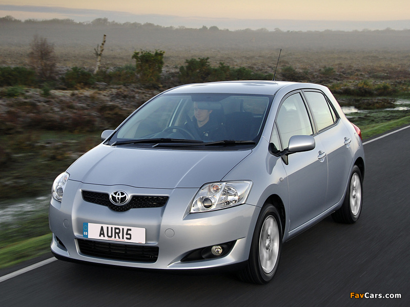 Images of Toyota Auris 5-door UK-spec 2007–10 (800 x 600)