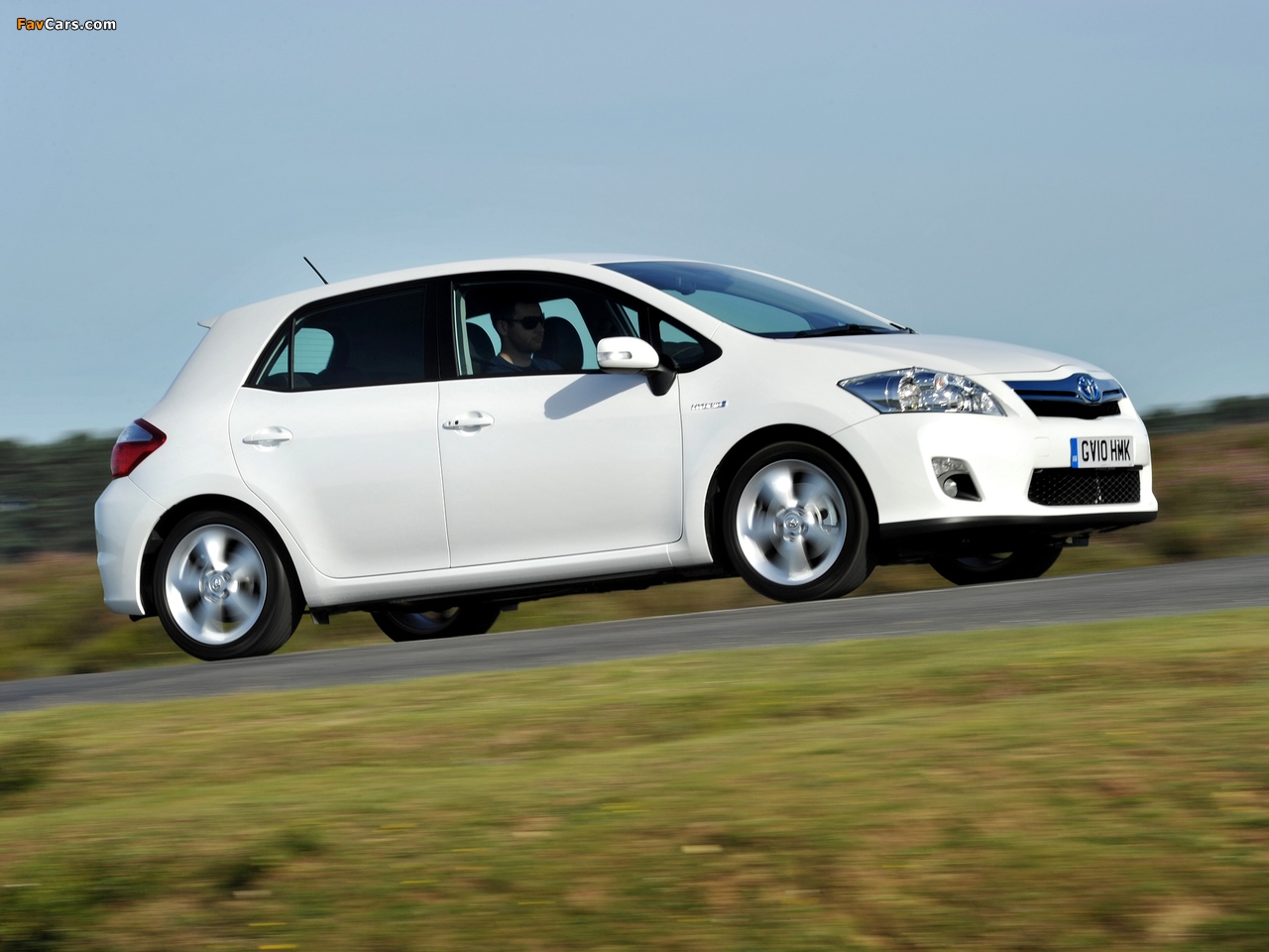 Images of Toyota Auris HSD UK-spec 2010–12 (1280 x 960)