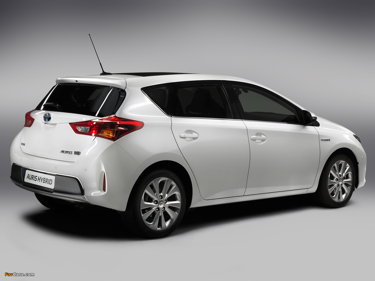 Images of Toyota Auris Hybrid 2012 (1280 x 960)
