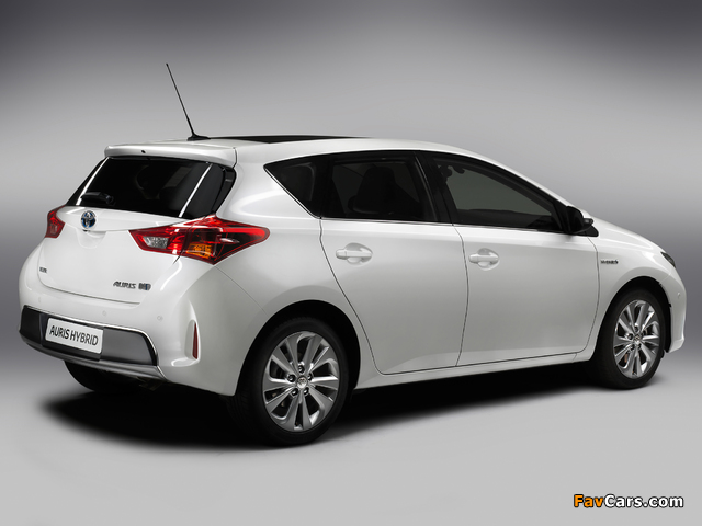 Images of Toyota Auris Hybrid 2012 (640 x 480)