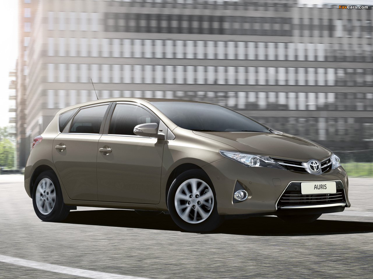 Images of Toyota Auris 2012 (1280 x 960)