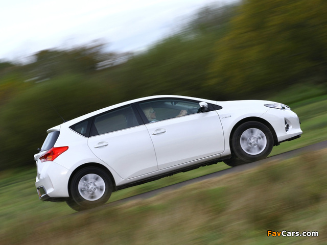Images of Toyota Auris Hybrid UK-spec 2012 (640 x 480)