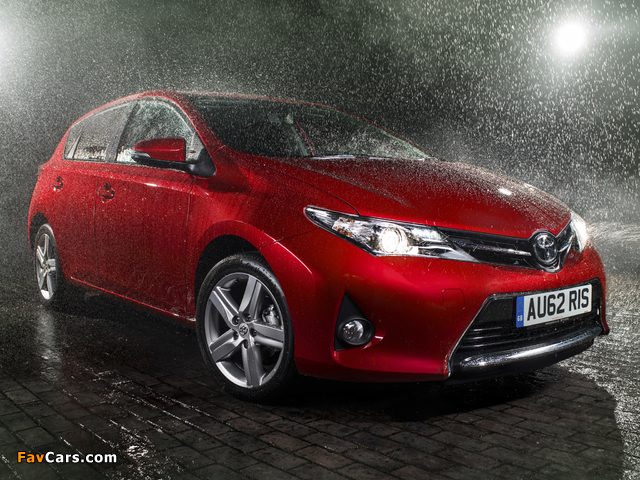 Images of Toyota Auris UK-spec 2012 (640 x 480)