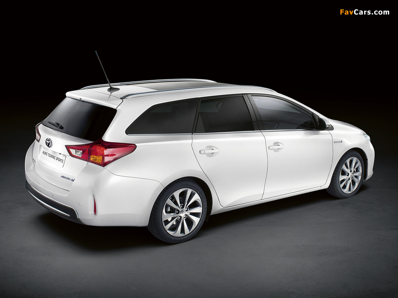 Images of Toyota Auris Touring Sports Hybrid 2012 (800 x 600)