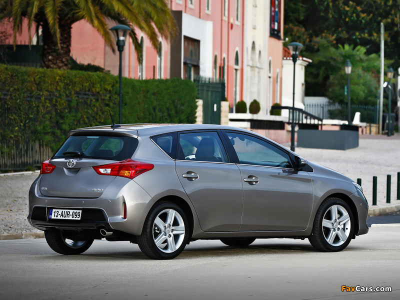 Images of Toyota Auris 2012 (800 x 600)