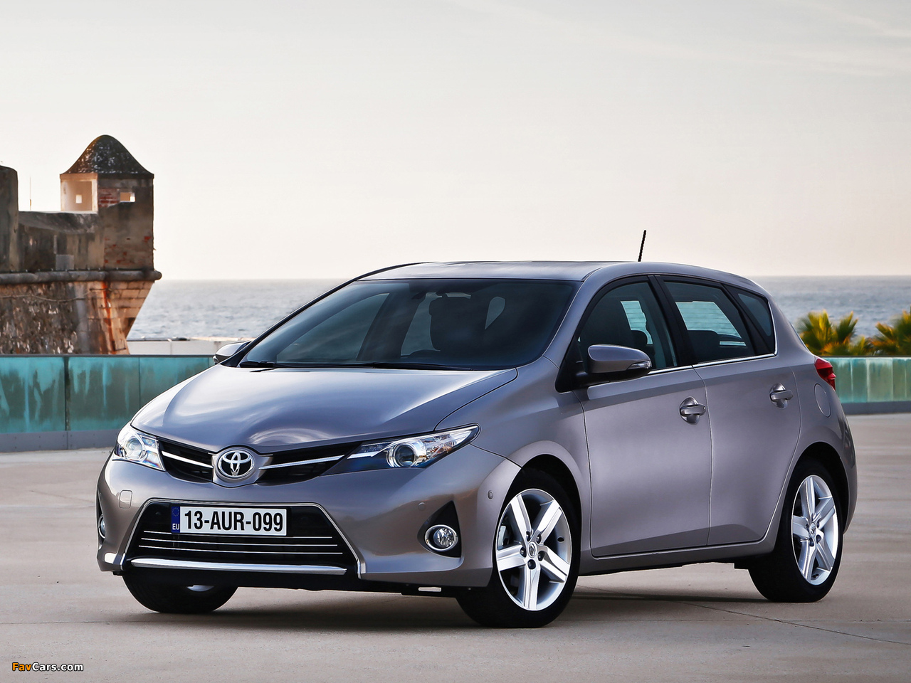 Images of Toyota Auris 2012 (1280 x 960)