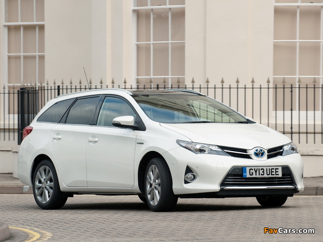 Images of Toyota Auris Touring Sports Hybrid UK-spec 2013 (640 x 480)