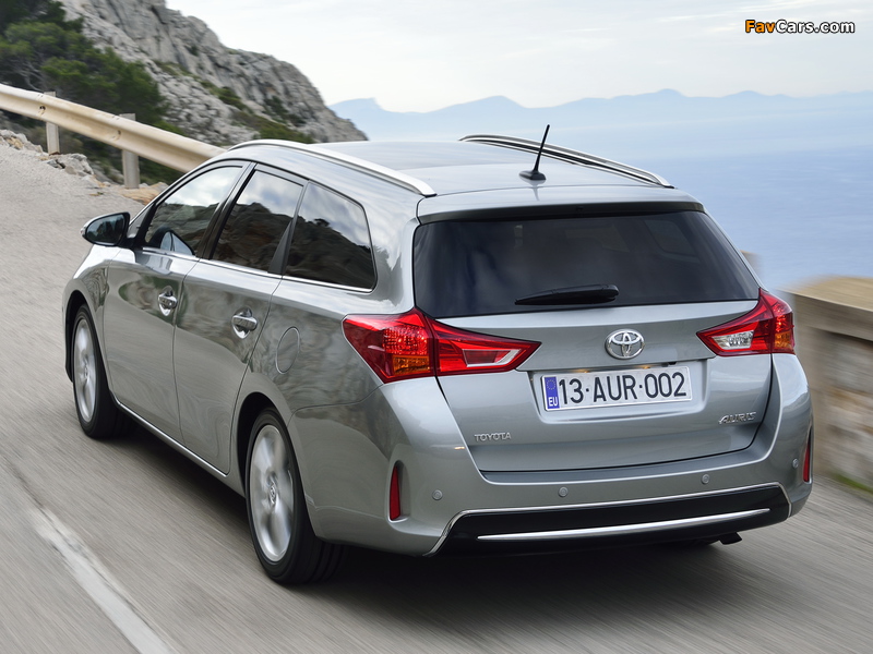 Images of Toyota Auris Touring Sports 2013 (800 x 600)