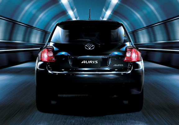 Photos of Toyota Auris JP-spec 2006–09