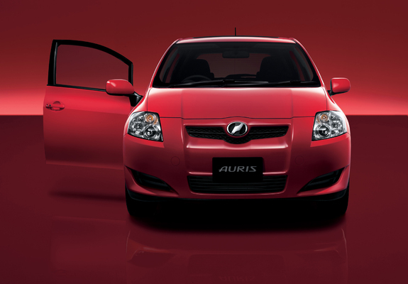 Photos of Toyota Auris JP-spec 2006–09