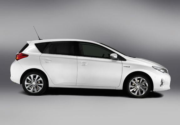 Photos of Toyota Auris Hybrid 2012